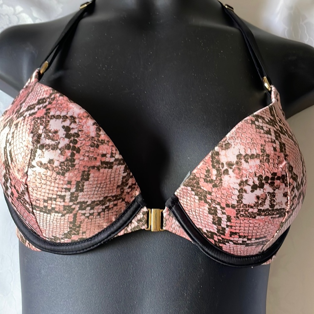 Victoria’s Secret front close padded push up bra snake skin design Sz 32B
